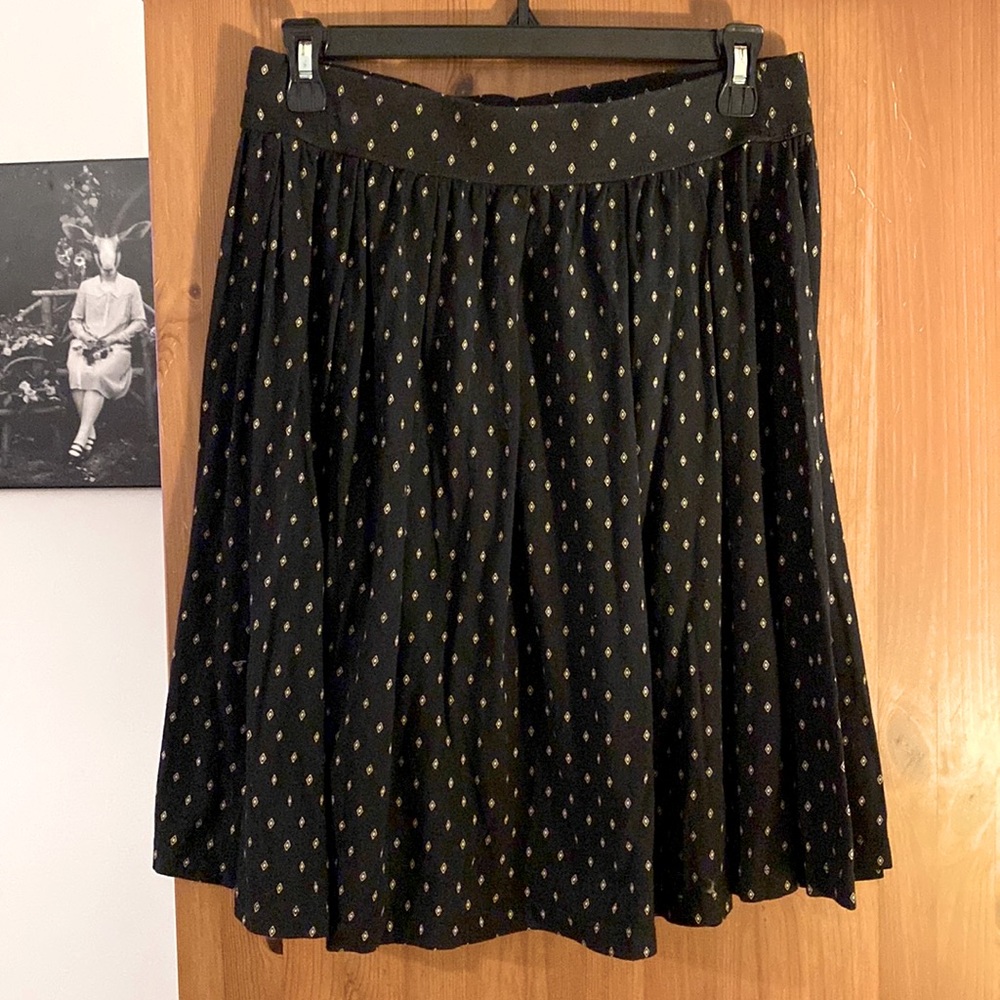 Shade brand Black with Diamond pattern above knee skirt elastic waist NWT M